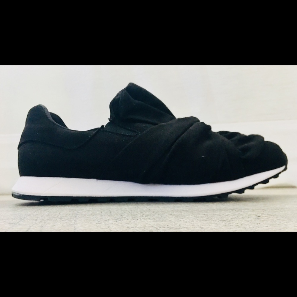 Mia sneakers